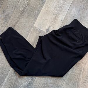 Athleta Lightweight Black Joggers.  Size 8 0067